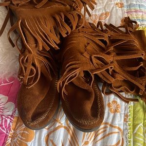 Minnetonka fringe boots